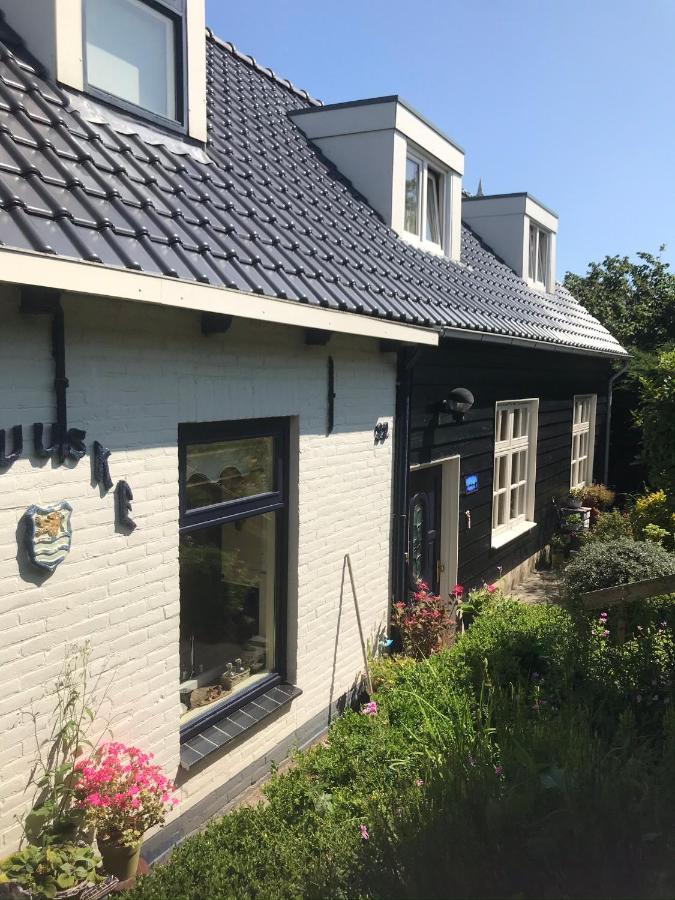 T Huuske Tuinappartement Met Fantastisch Uitzicht, Nabij Zee Zonnemaire Экстерьер фото