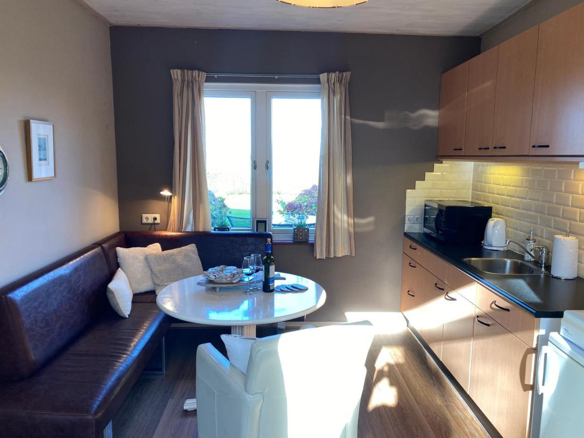 T Huuske Tuinappartement Met Fantastisch Uitzicht, Nabij Zee Zonnemaire Экстерьер фото
